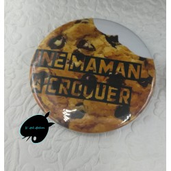badge-une-maman-a-croquer-58mm@isartatelier