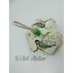 mangeoire-hexagonale-pour-oiseau-en-bois-decore@isartatelier