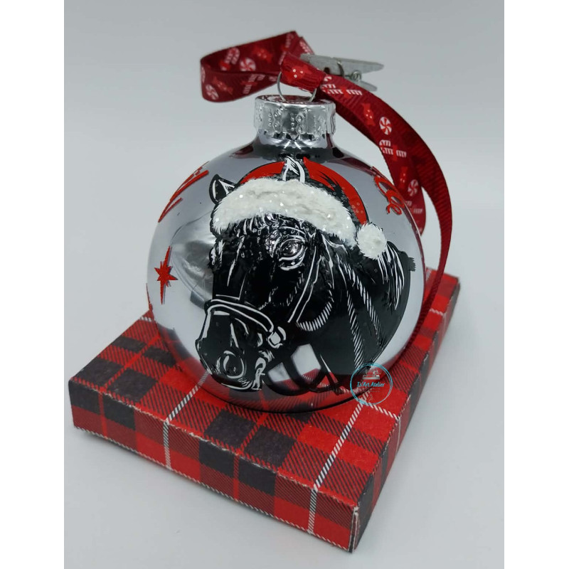 boule-de-noel-cheval-dans-sa-boite-cadeau@isartatelier