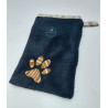 gant-de-toilette-en-eponge-bambou-motif-patte-brodee@isartatelier