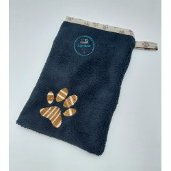 gant-de-toilette-en-eponge-bambou-motif-patte-brodee@isartatelier