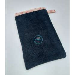 gant-de-toilette-en-eponge-bambou-motif-patte-brodee@isartatelier